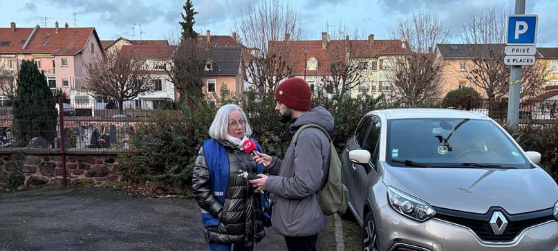 À Strasbourg, Anne Vetter répond au reporter de la radio RCF en décembre dernier.