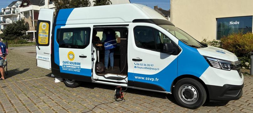 camionnette sourire CD 56.1